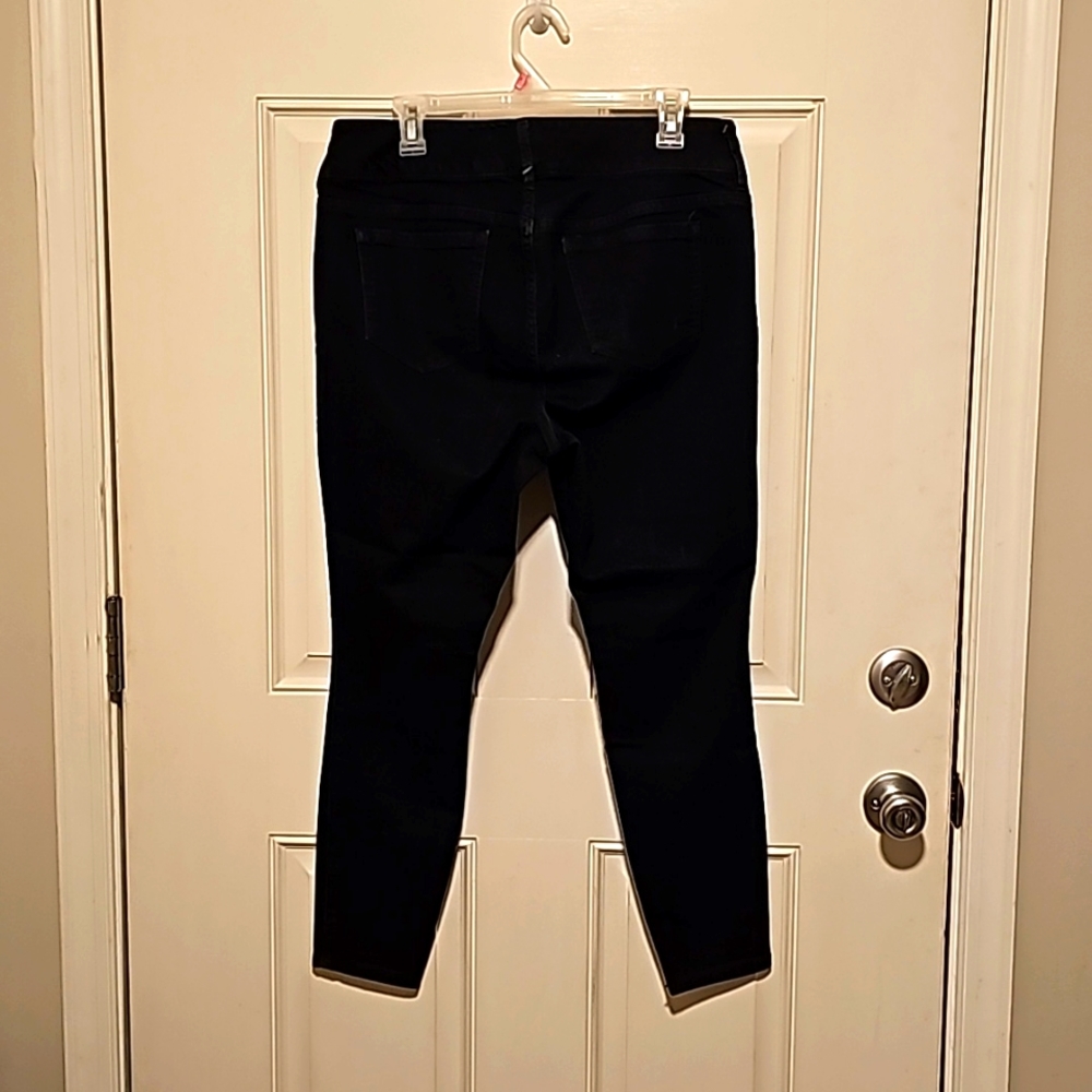 Jeans - Picture 2 of 4